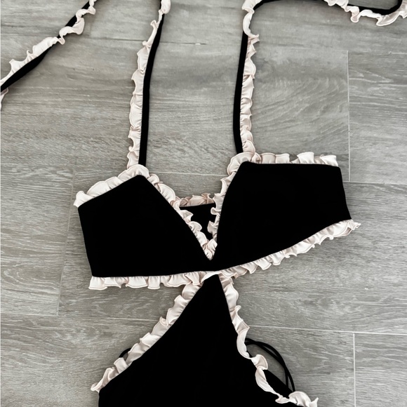 Alexis Black and White Backless Cut-Out Gown - Picture 4 of 6